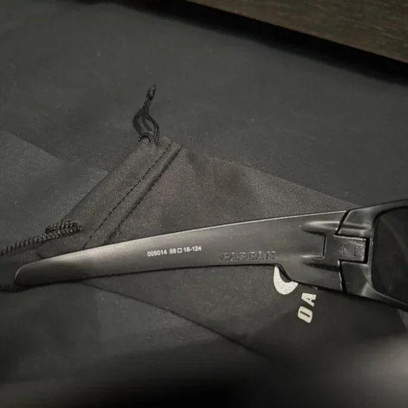 Oakley Gascan Mens Sunglasses 9014 Blue Reflective Lenses - Picture 8 of 9